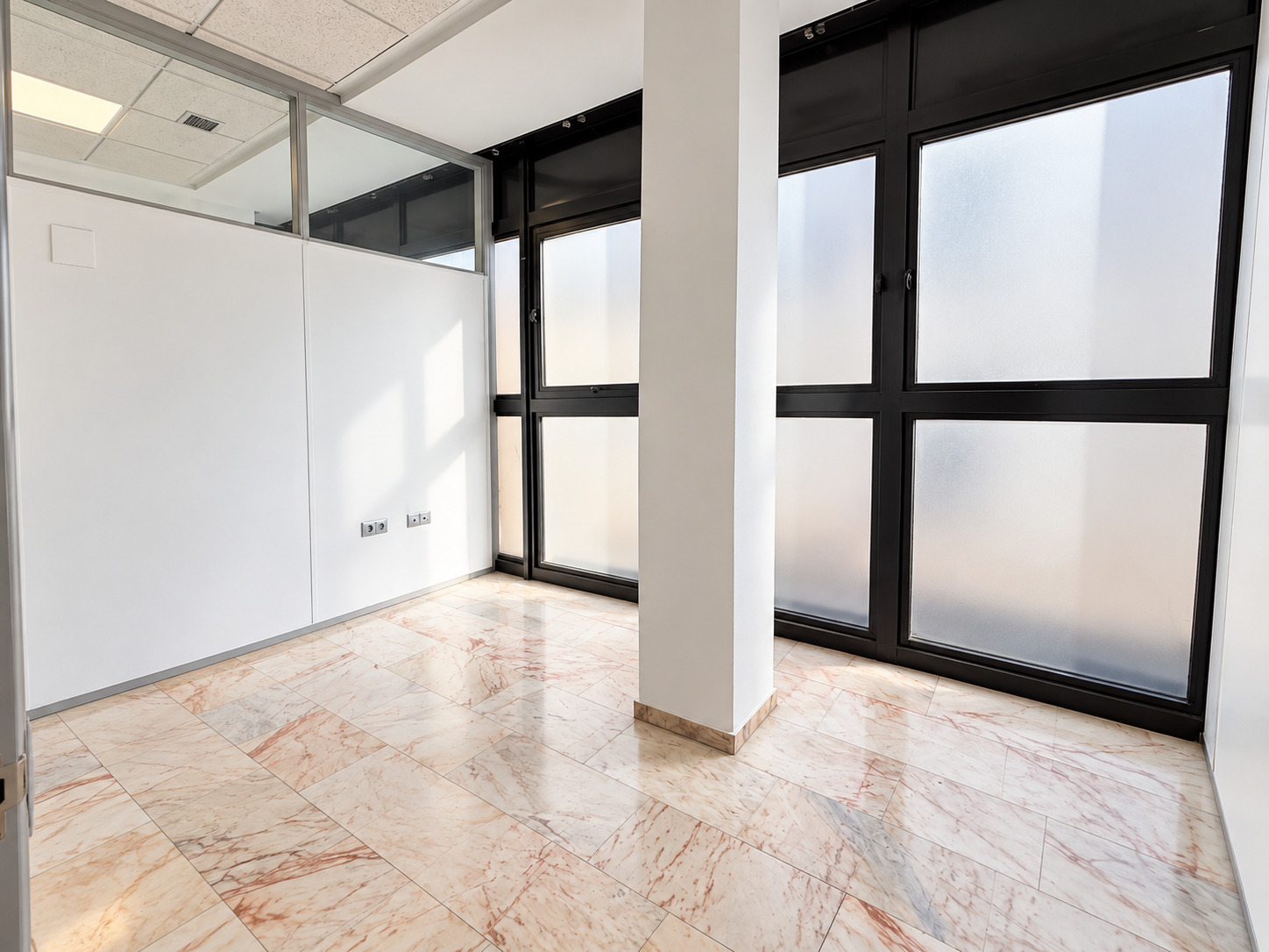 Imagen 11 Oficina Comercial en alquiler en Cáceres / Centro De Cáceres