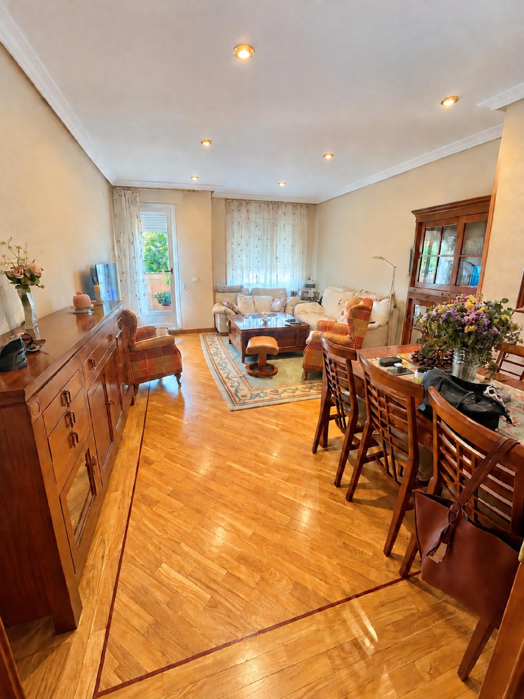 Imagen 1 Piso en venta en Cáceres / Residencial R66