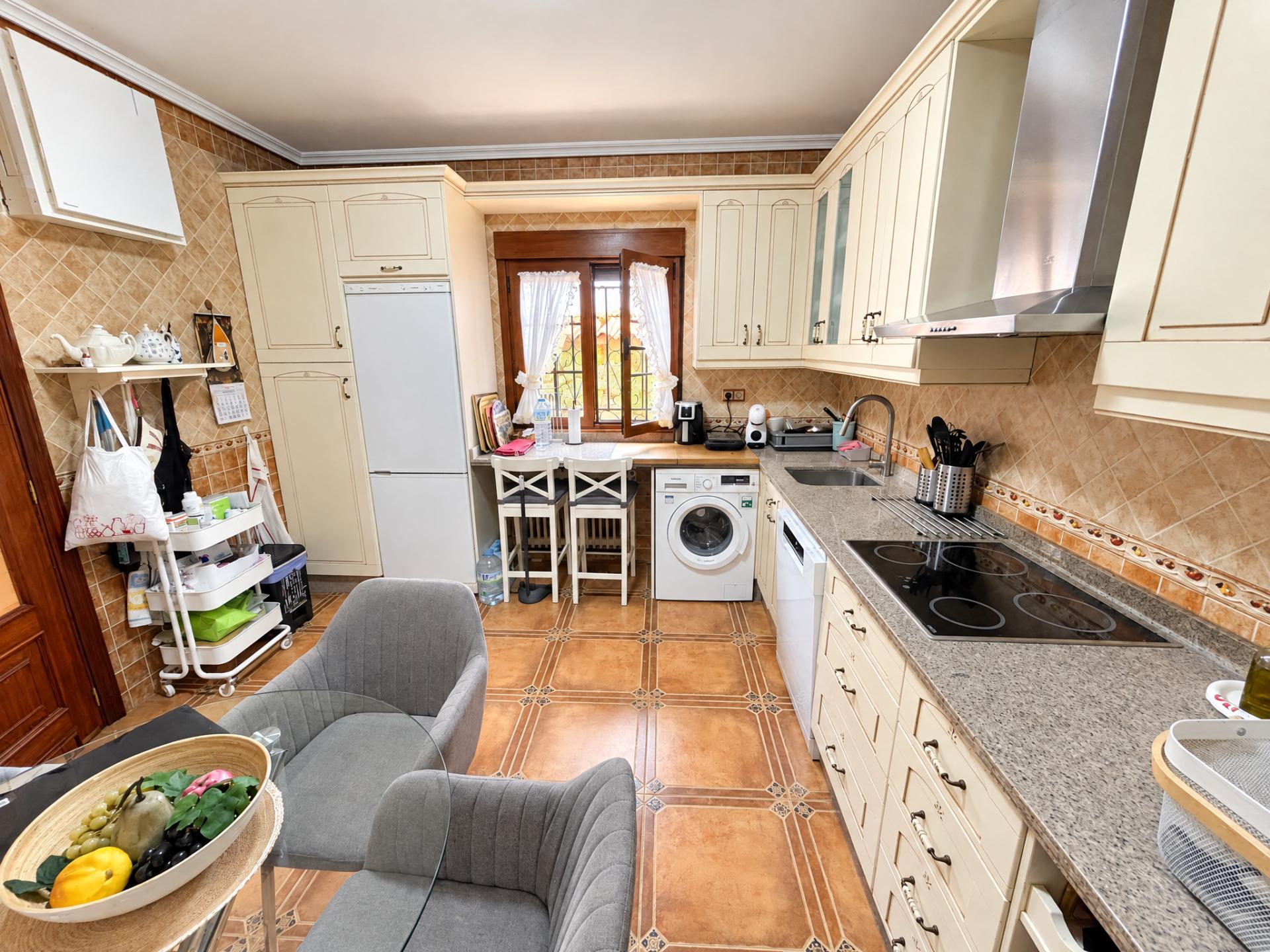 Imagen 4 Casa en venta en Torre De Santa María / Torre De Santa María