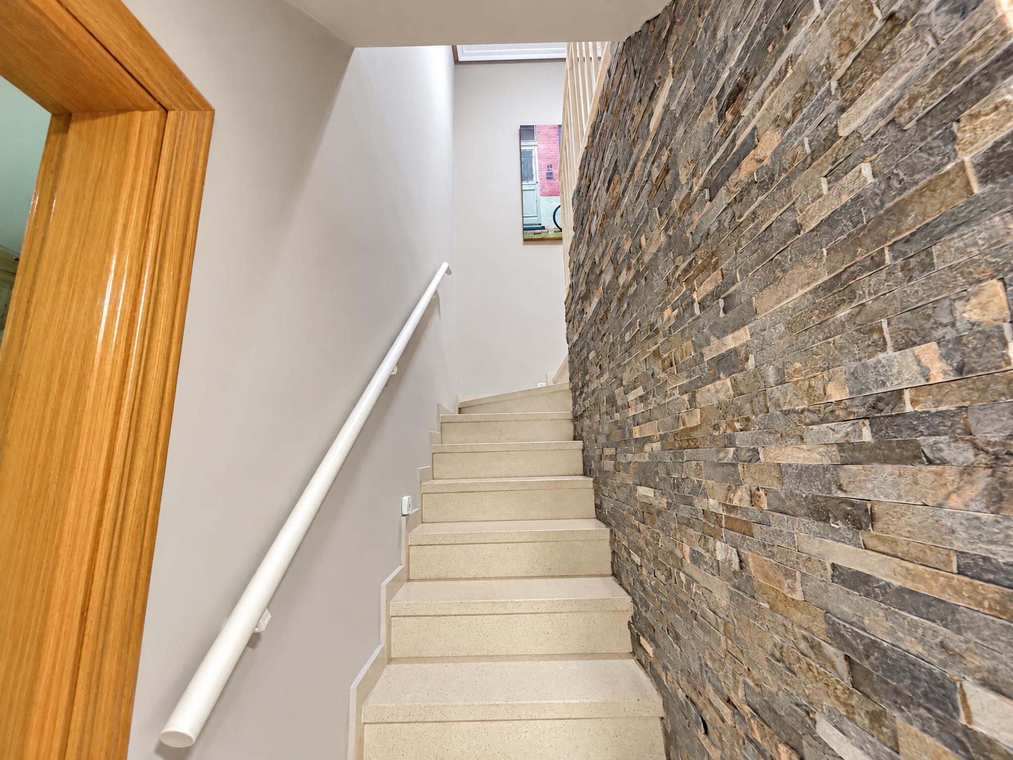 Imagen 8 Casa Adosada en venta en Cáceres / Zona residencial Gredos