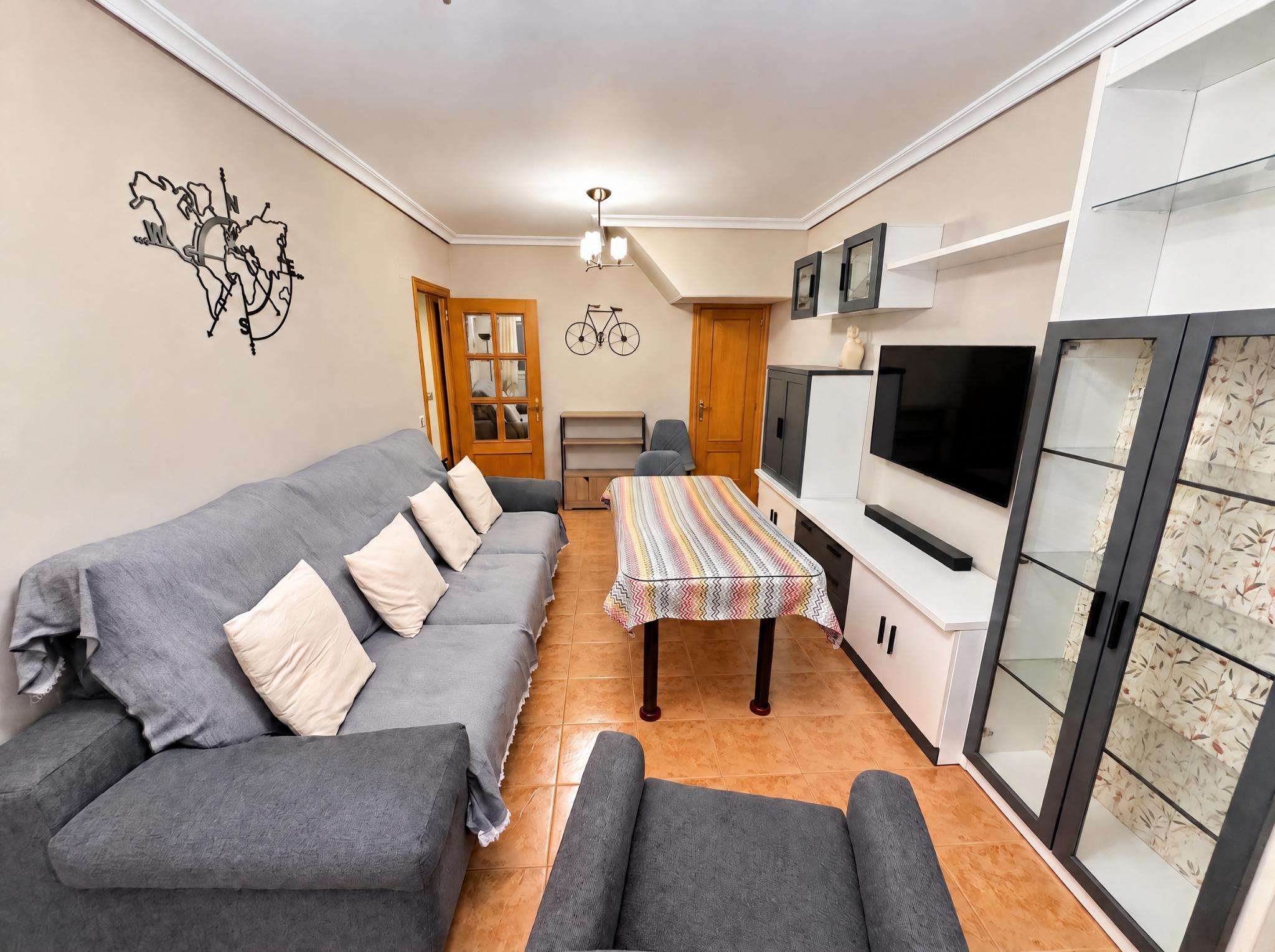 Imagen 9 Casa Adosada en venta en Cáceres / Zona residencial Gredos