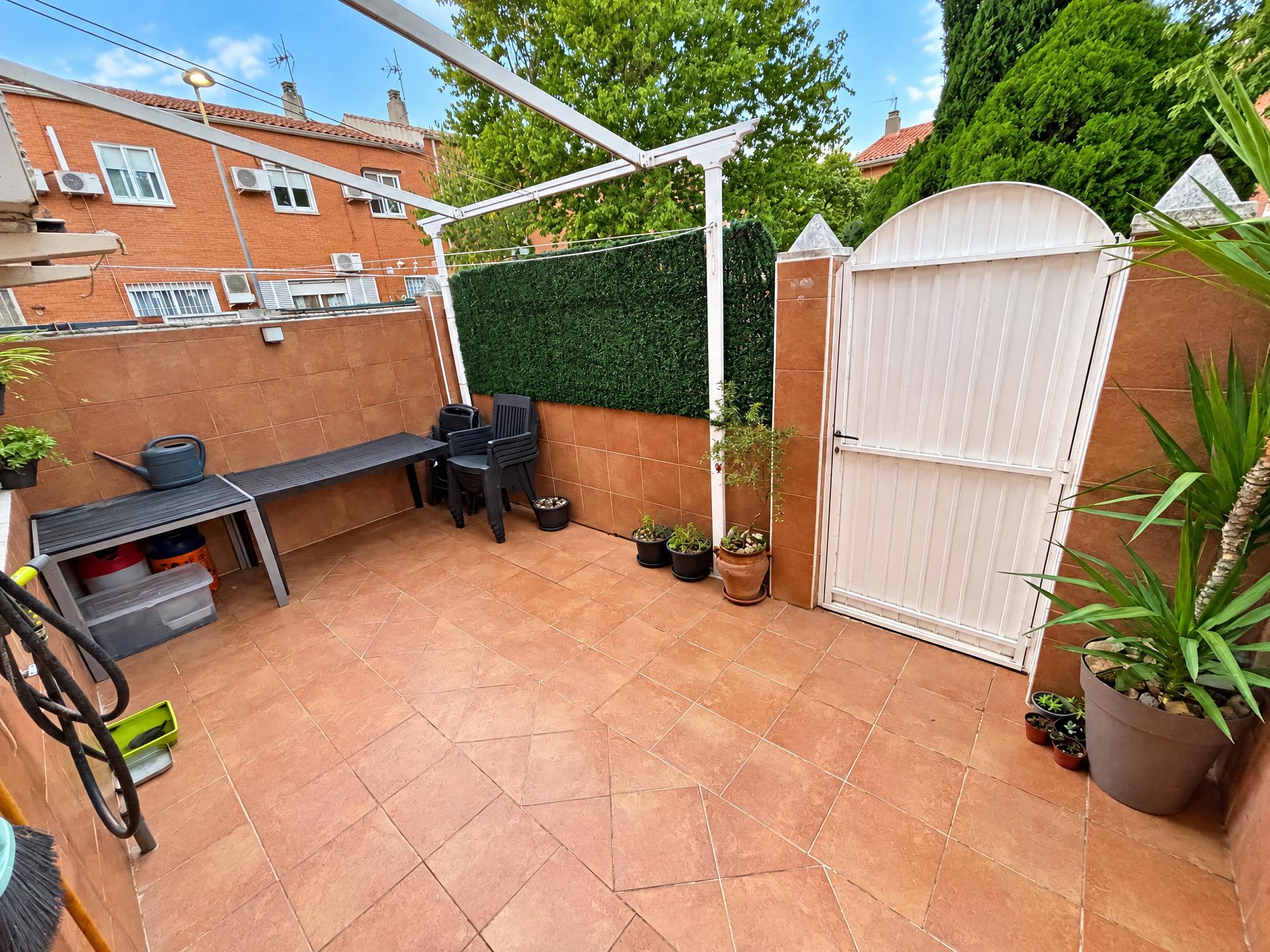 Imagen 5 Casa Adosada en venta en Cáceres / Zona residencial Gredos