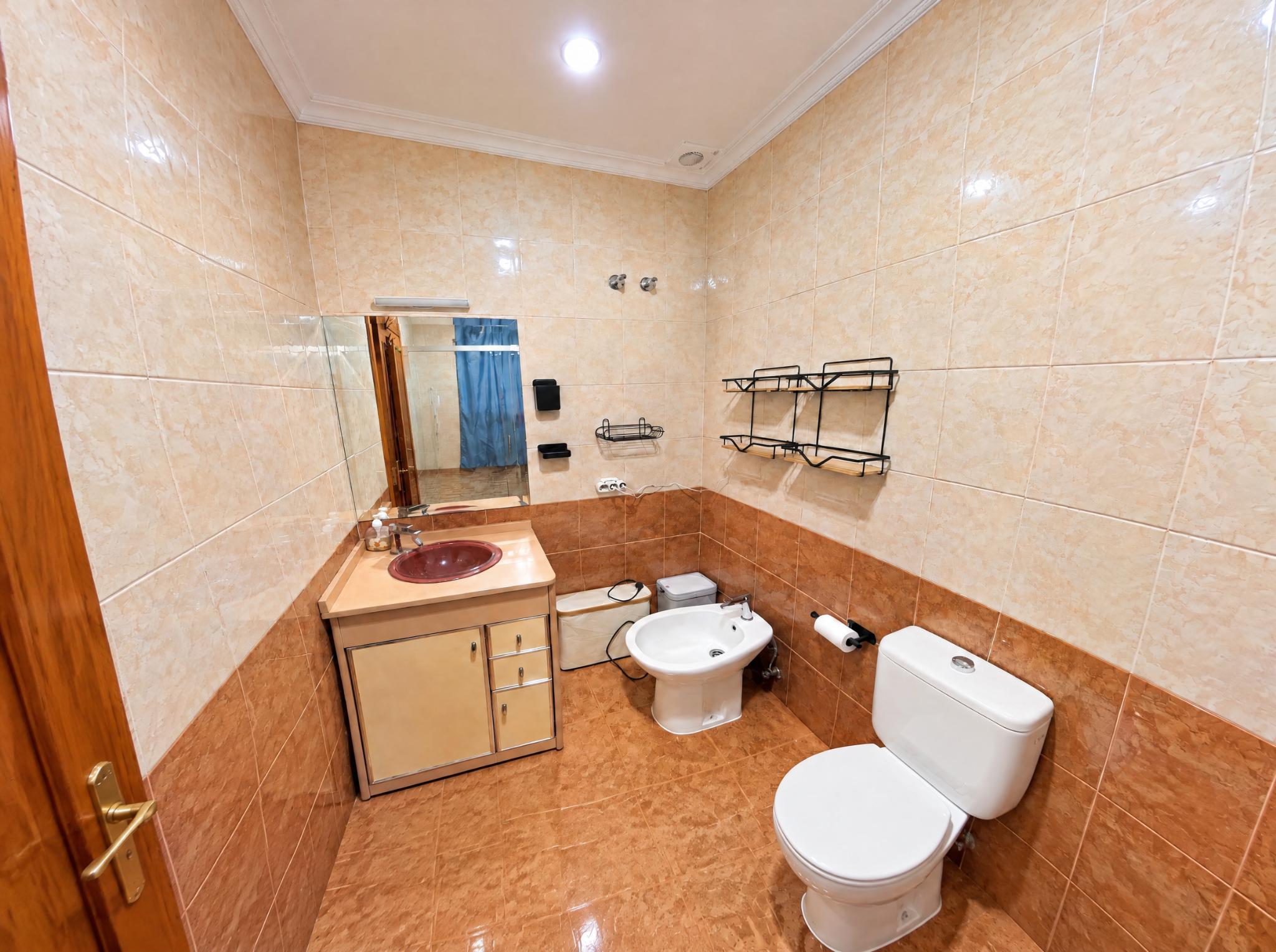 Imagen 13 Casa Adosada en venta en Cáceres / Zona residencial Gredos