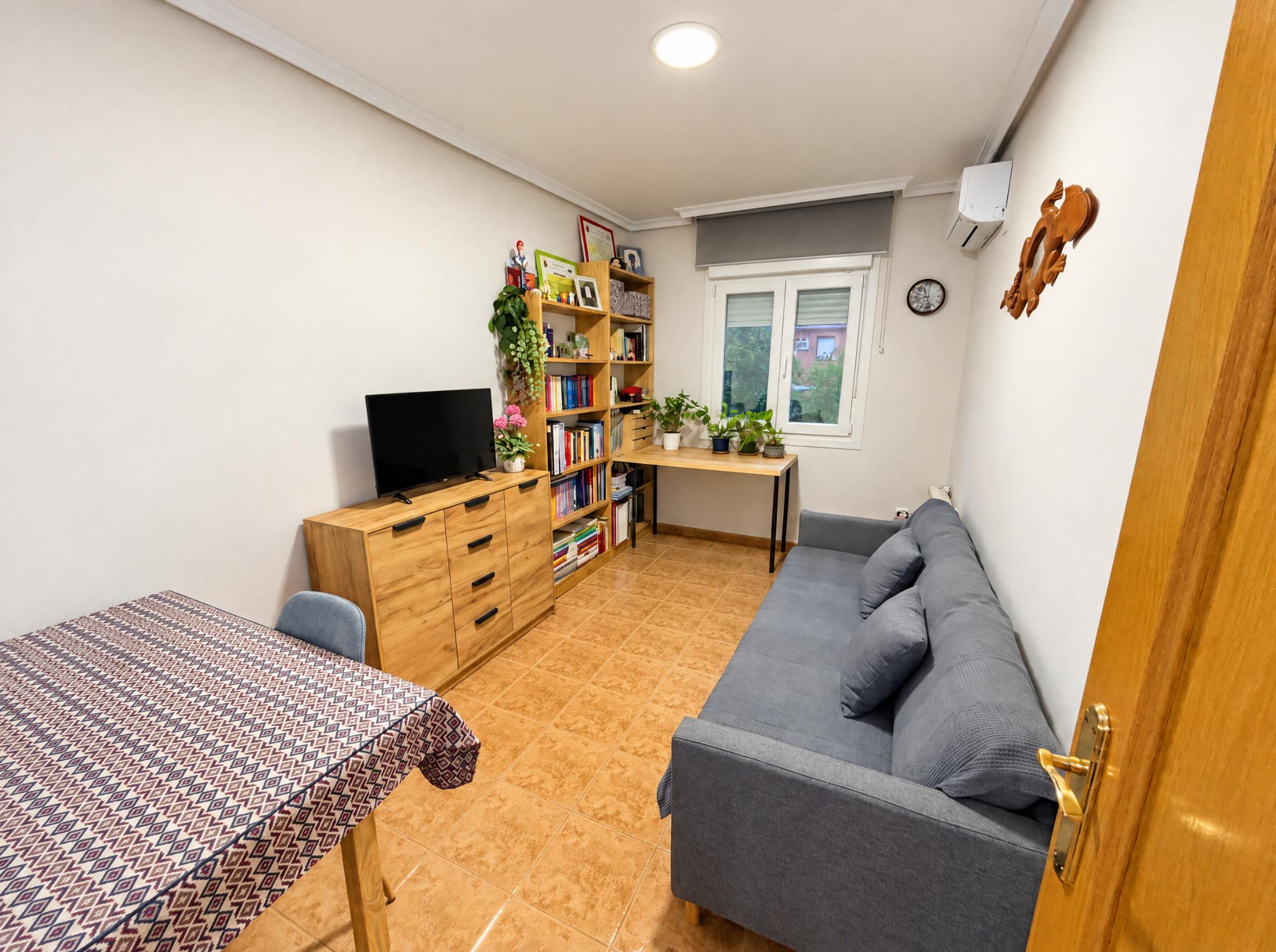 Imagen 17 Casa Adosada en venta en Cáceres / Zona residencial Gredos