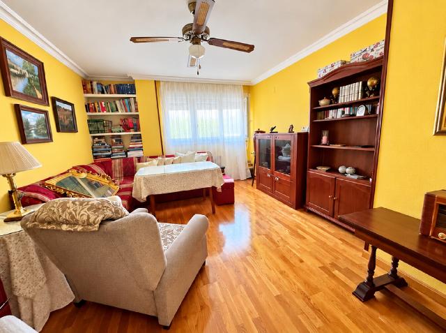 Imagen 1 Inmueble 306943 - Piso en venta en Cáceres / Zona de Mejostilla
