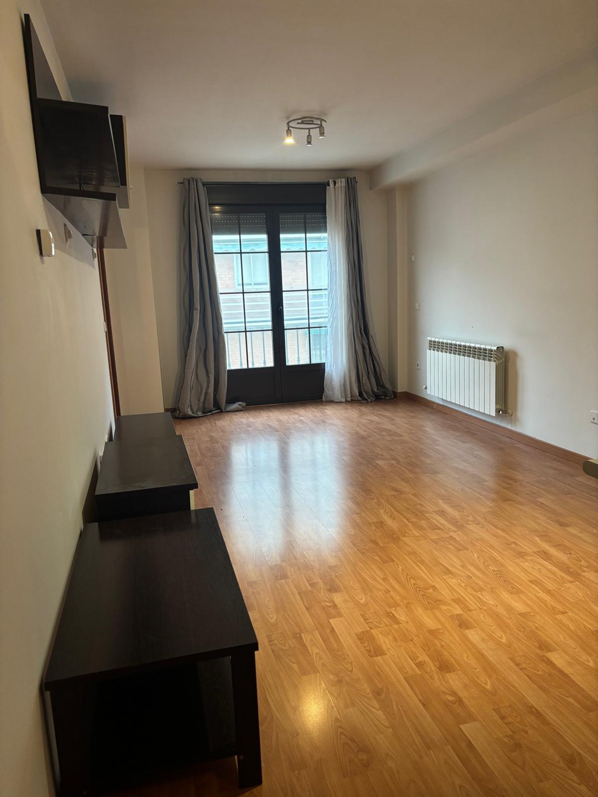 Imagen 1 Piso en venta en Azuqueca De Henares / Cerca de la estación de tren 