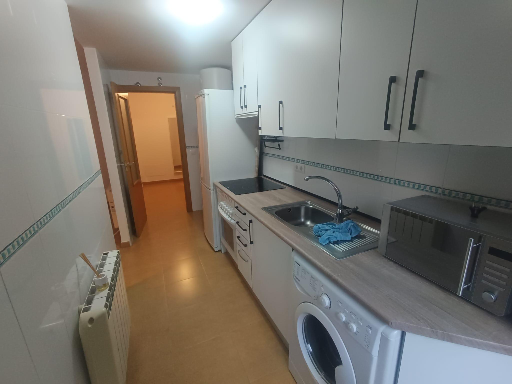 Imagen 2 Piso en venta en Villanueva De La Torre / A 2 minutos de la iglesia 