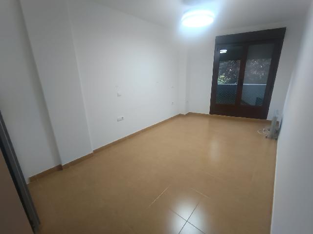 Imagen 11 Inmueble 300371 - Piso en venta en Villanueva De La Torre / A 2 minutos de la iglesia 