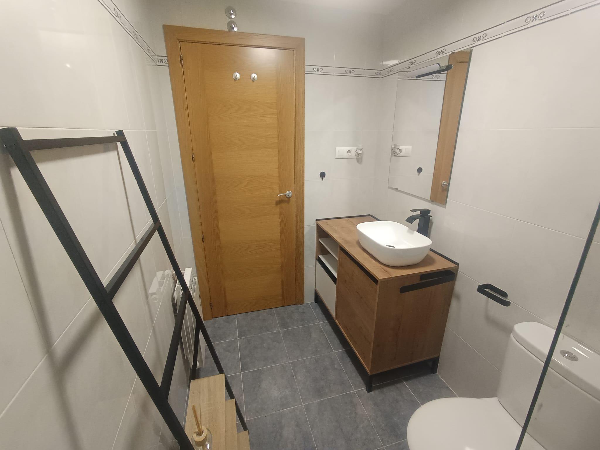 Imagen 10 Piso en venta en Villanueva De La Torre / A 2 minutos de la iglesia 