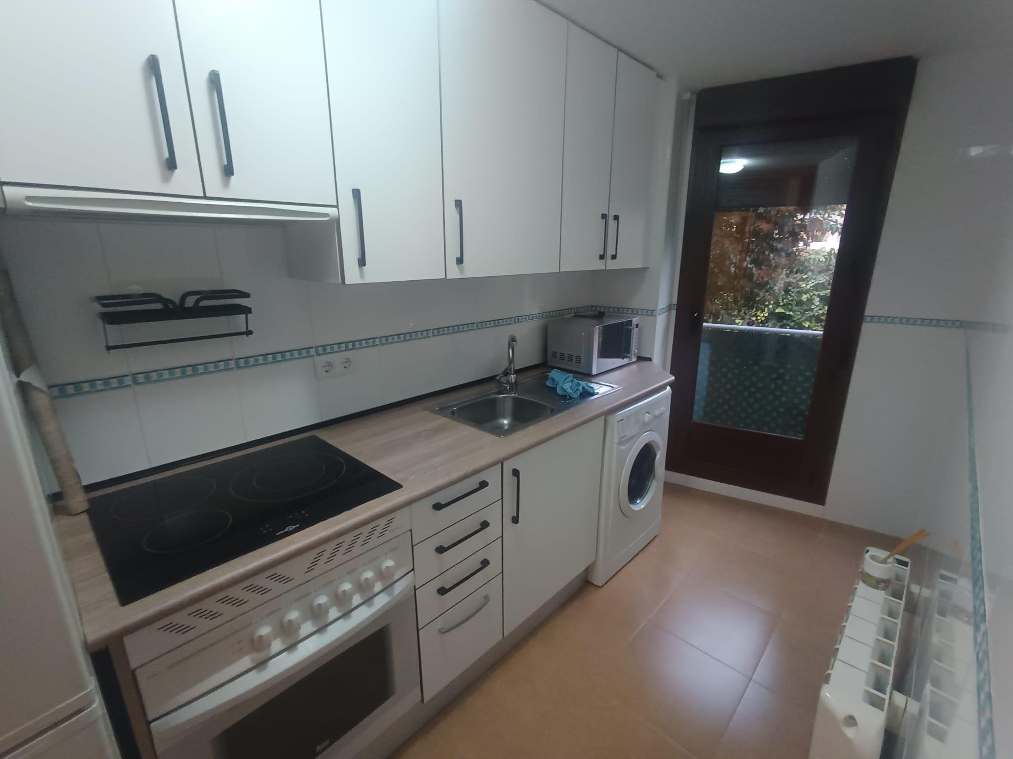 Imagen 1 Piso en venta en Villanueva De La Torre / A 2 minutos de la iglesia 