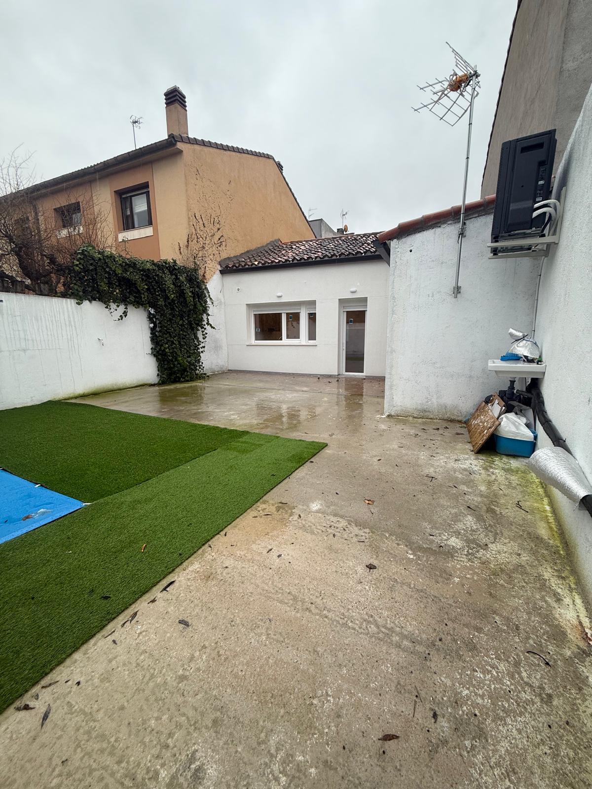 Imagen 15 Casa Adosada en venta en Guadalajara / A 2 minutos de la iglesia San Gines 