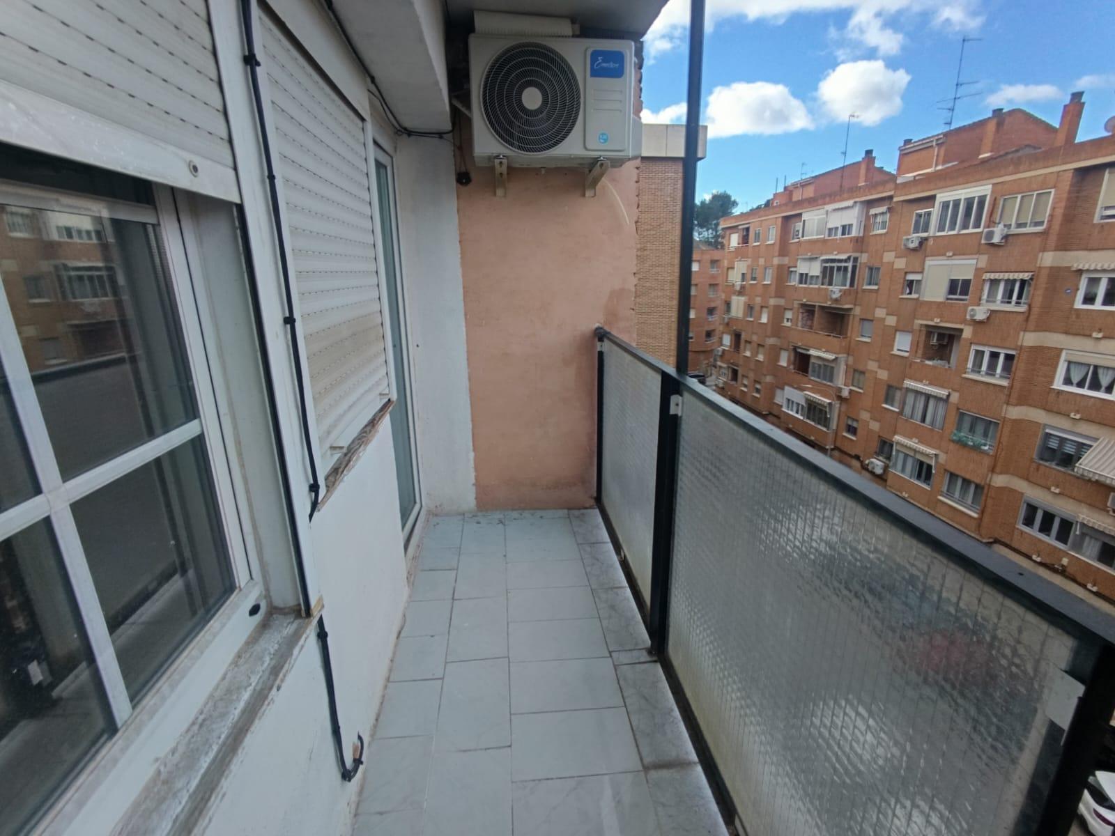 Imagen 2 Piso en venta en Guadalajara / A 2 mintiuos del centro de Salud 1 Ferial