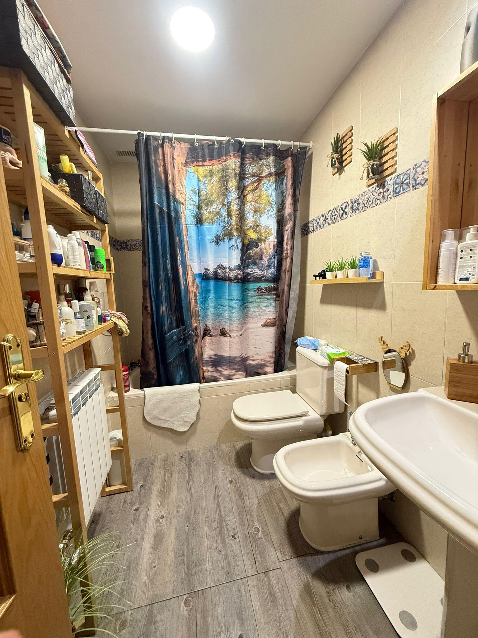 Imagen 10 Piso en venta en Azuqueca De Henares / A 2 minutos del Parque de los Almendros