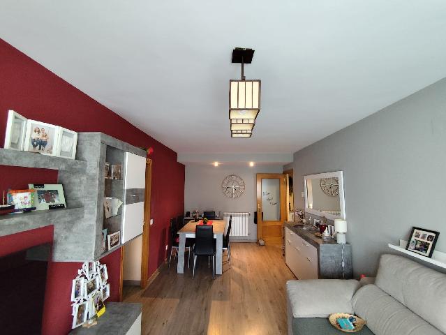 Imagen 1 Inmueble 300835 - Piso en venta en Azuqueca De Henares / A 2 minutos del Parque de los Almendros