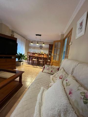 Imagen 1 Inmueble 300867 - Casa en venta en Azuqueca De Henares / A 3 minutos del parque del norte 