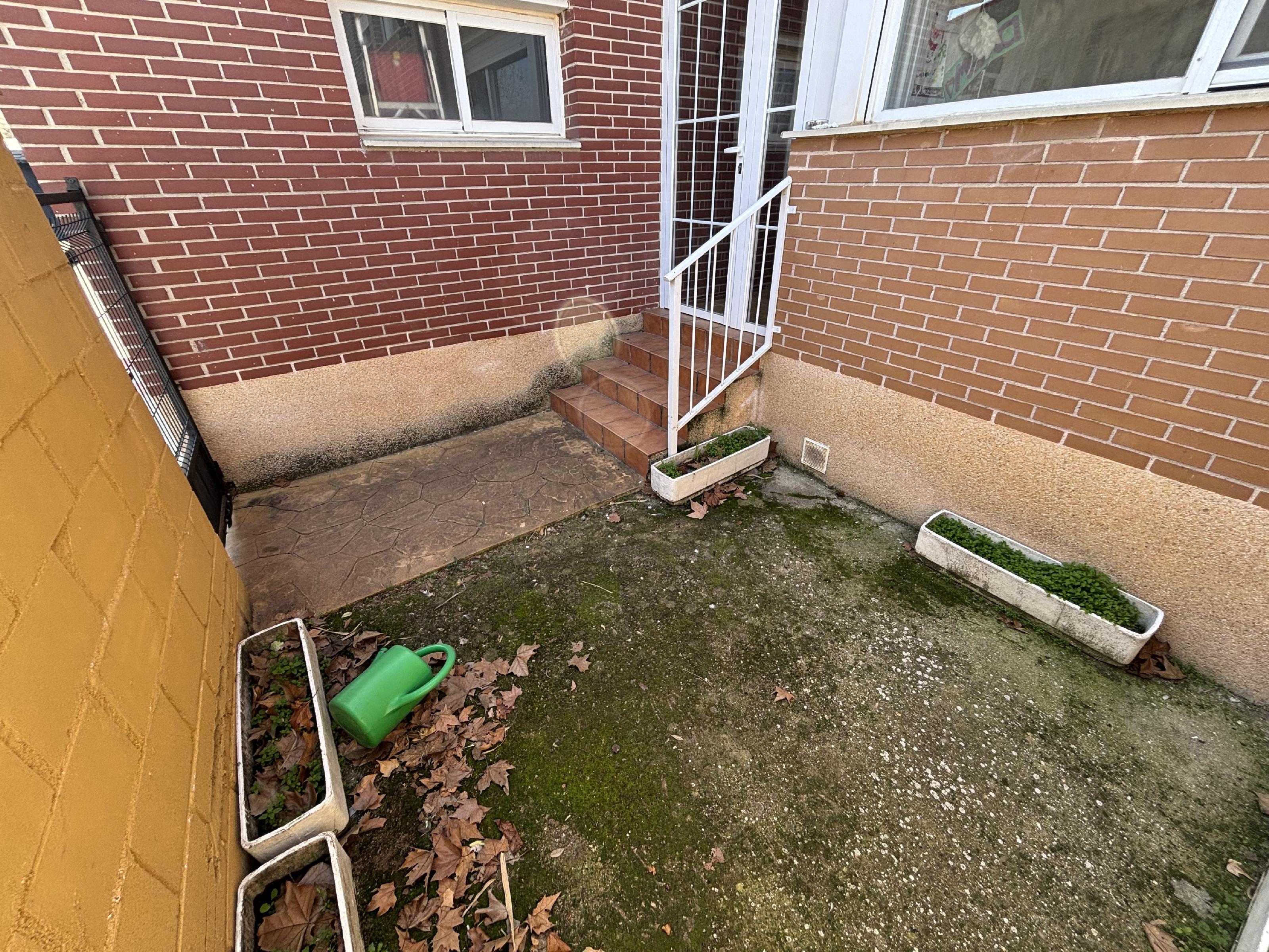 Imagen 2 Casa en venta en Tórtola De Henares / A 2 minutos del centro del pueblo