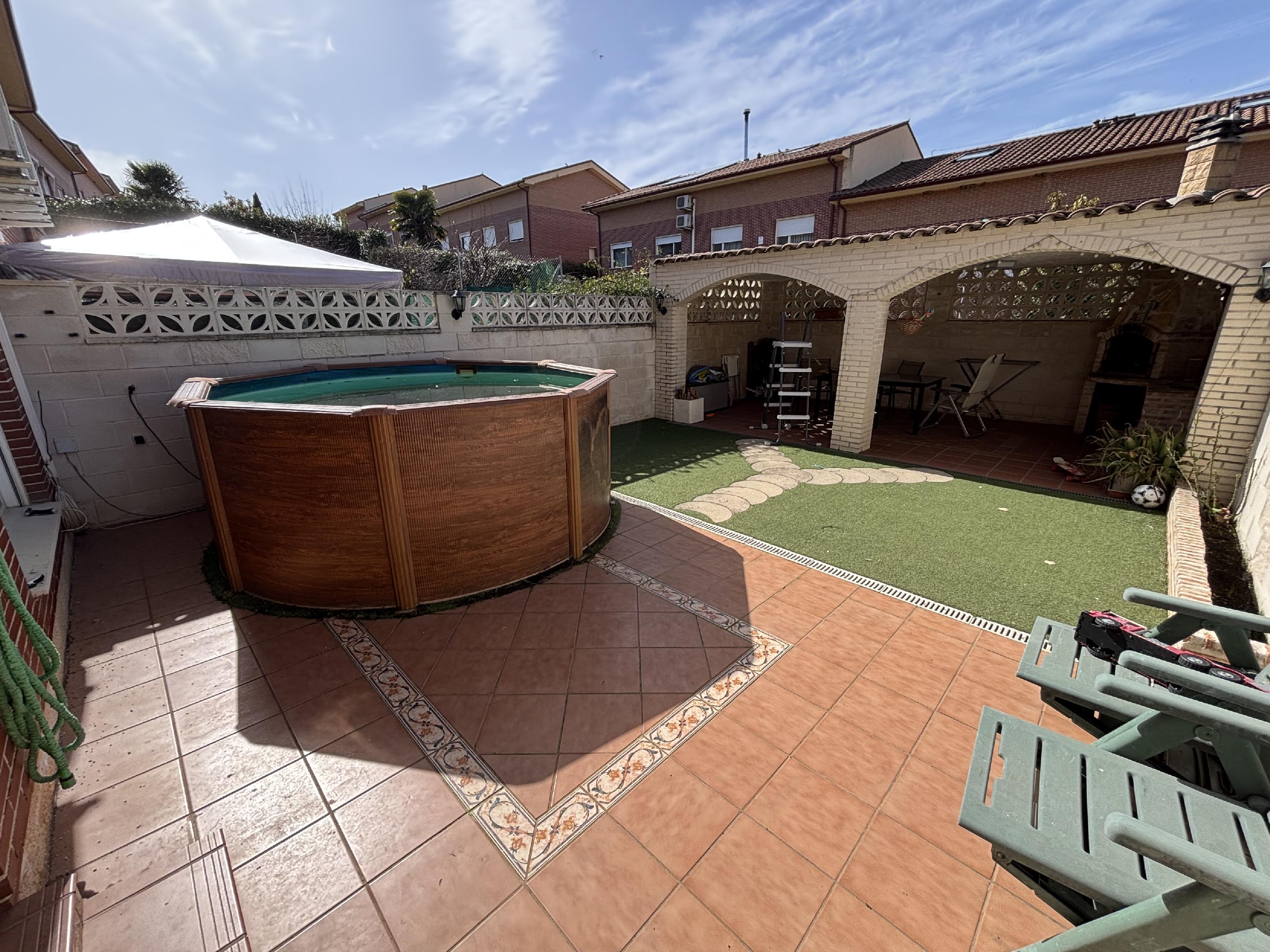 Imagen 16 Casa en venta en Tórtola De Henares / A 2 minutos del centro del pueblo