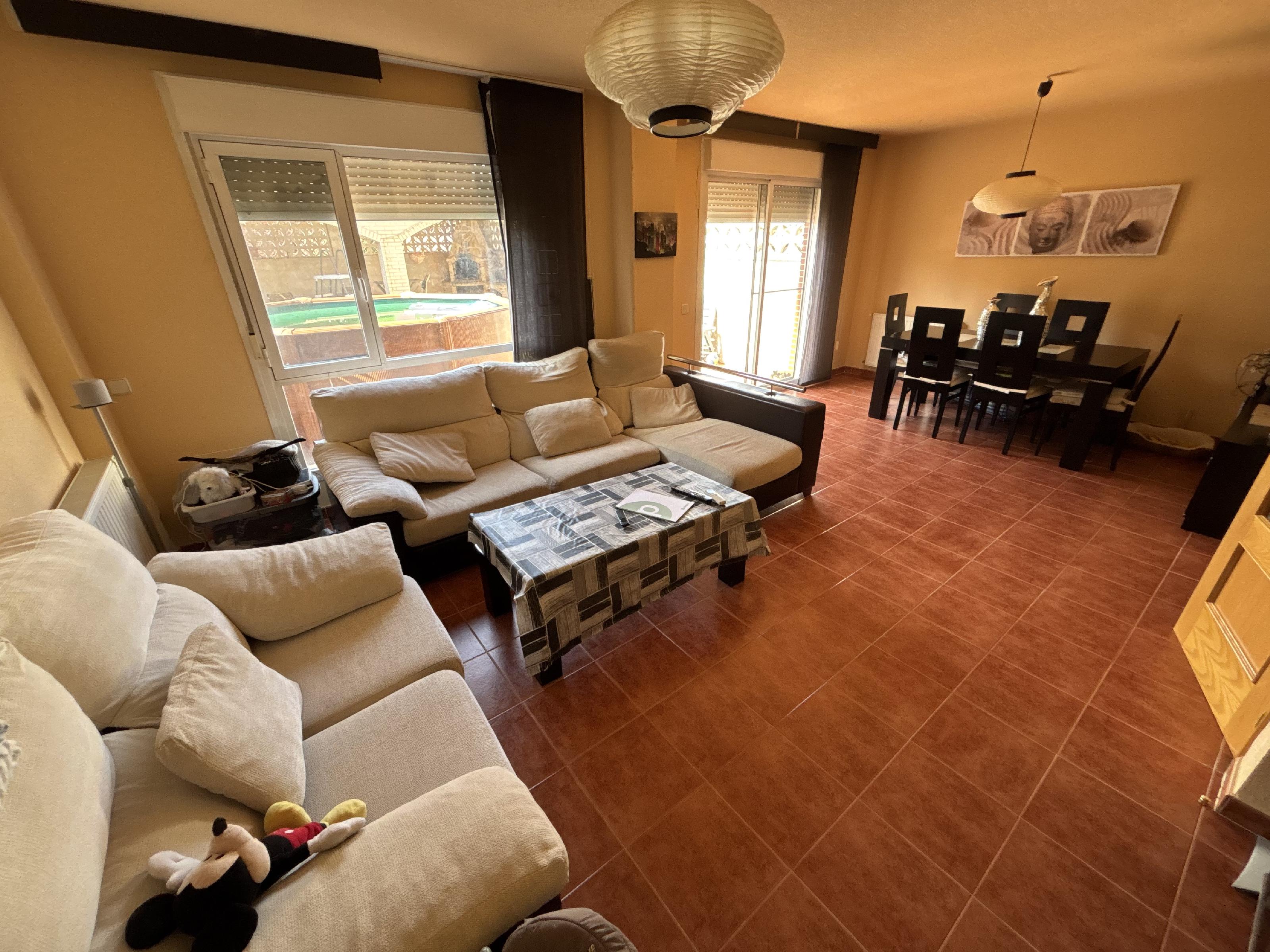 Imagen 5 Casa en venta en Tórtola De Henares / A 2 minutos del centro del pueblo