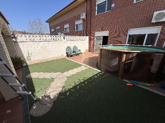 Imagen 1 Inmueble 301007 - Casa en venta en Tórtola De Henares / A 2 minutos del centro del pueblo