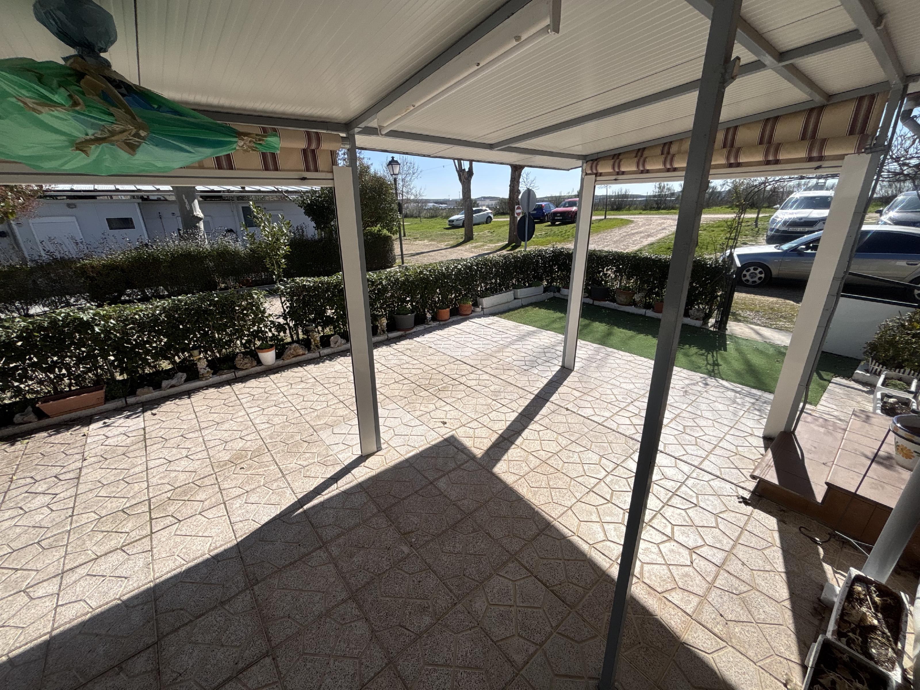 Imagen 11 Casa en venta en Torrejón Del Rey / A 5 minutos de Galápagos y a 20 de Guadalajara