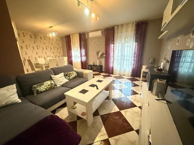 Imagen 6 Inmueble 301413 - Casa Adosada en venta en Azuqueca De Henares / A 5 minutos del centro de Azuqueca