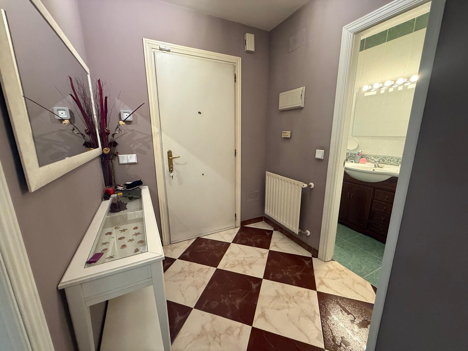 Imagen 4 Casa Adosada en venta en Azuqueca De Henares / A 5 minutos del centro de Azuqueca