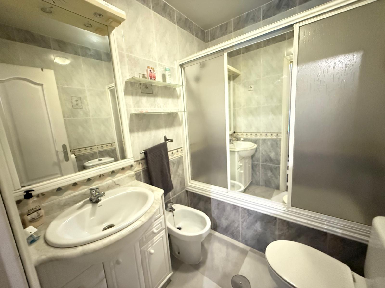 Imagen 17 Casa Adosada en venta en Azuqueca De Henares / A 5 minutos del centro de Azuqueca