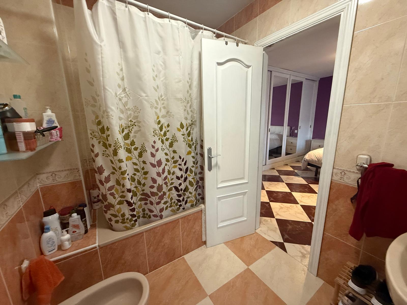 Imagen 20 Casa Adosada en venta en Azuqueca De Henares / A 5 minutos del centro de Azuqueca