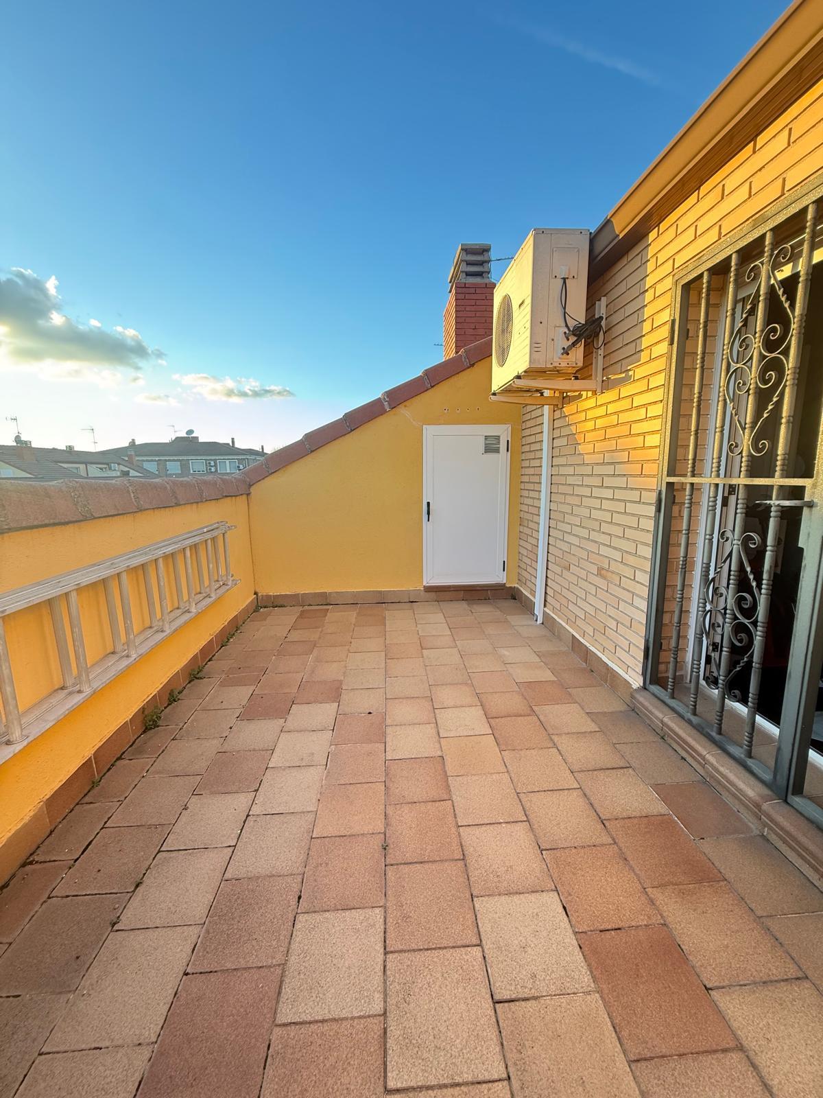 Imagen 24 Casa Adosada en venta en Azuqueca De Henares / A 5 minutos del centro de Azuqueca