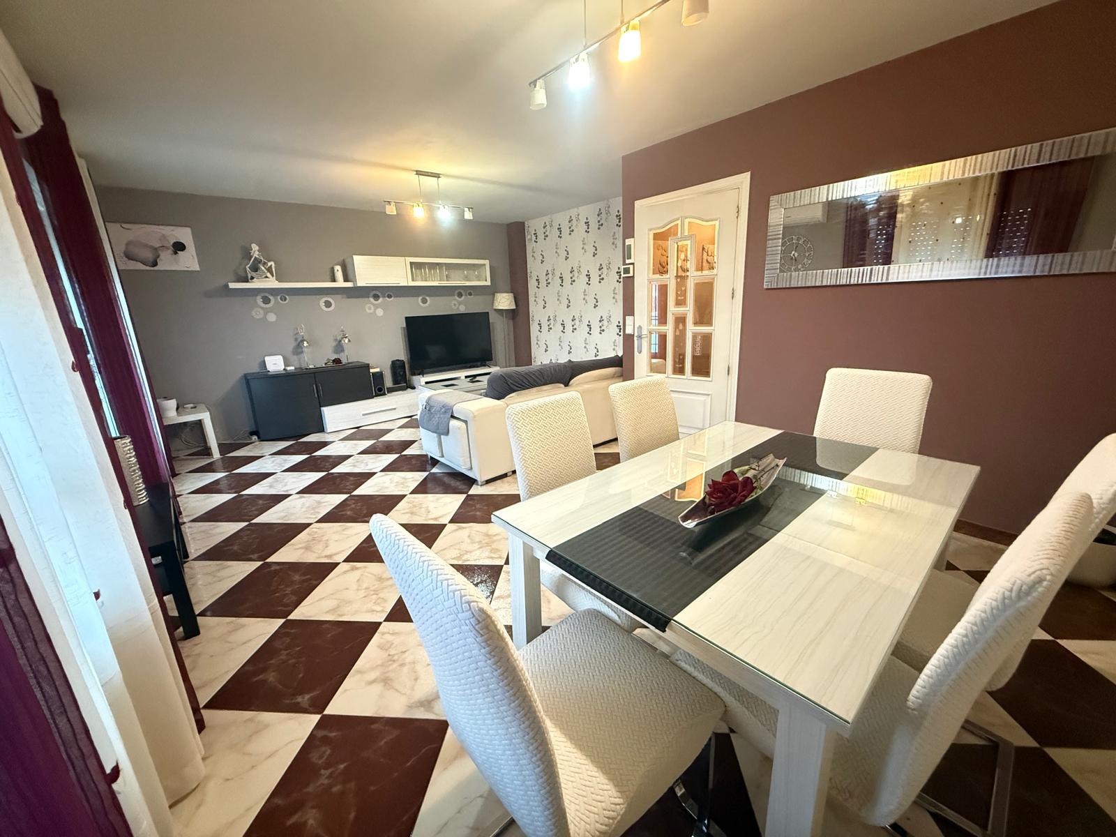 Imagen 8 Casa Adosada en venta en Azuqueca De Henares / A 5 minutos del centro de Azuqueca