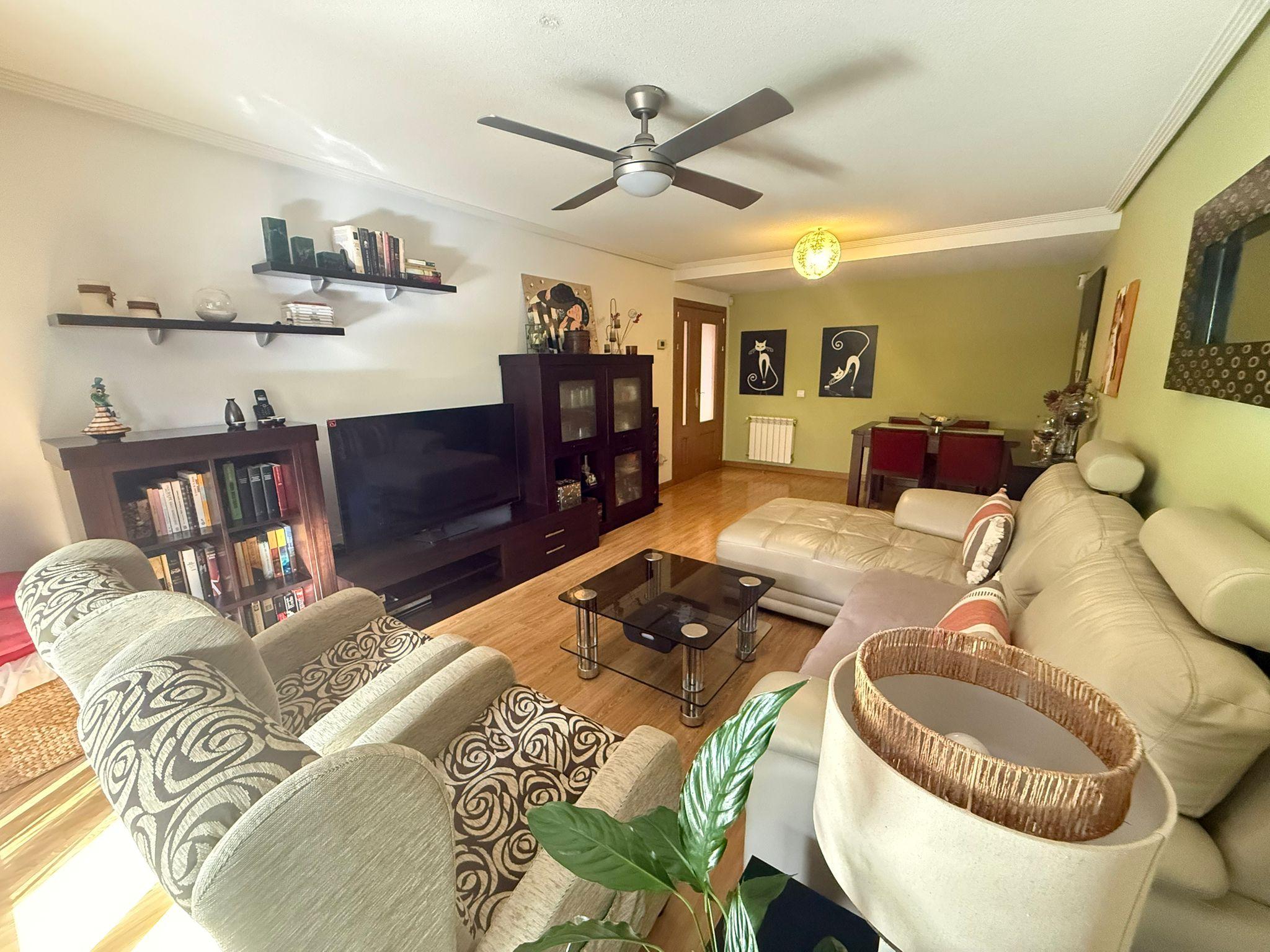 Imagen 3 Casa Adosada en venta en Alovera / A 5 minutos del centro de Alovera