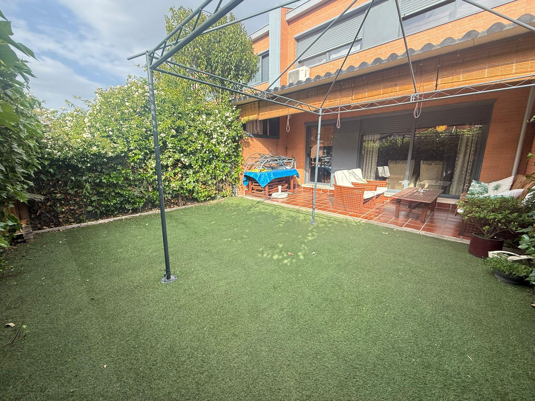 Imagen 8 Casa Adosada en venta en Alovera / A 5 minutos del centro de Alovera