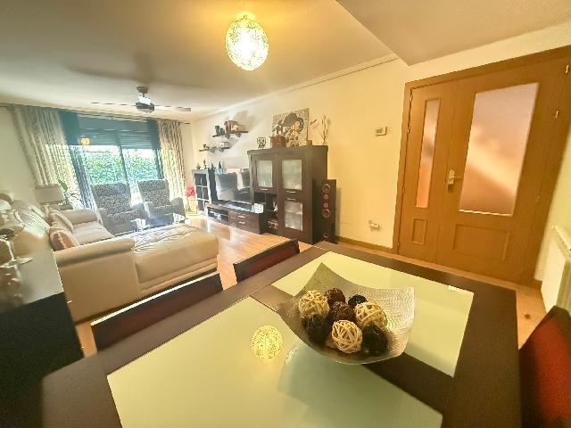 Imagen 2 Inmueble 301923 - Casa Adosada en venta en Alovera / A 5 minutos del centro de Alovera