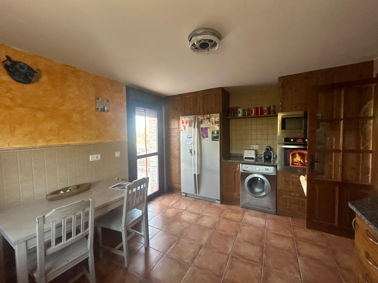 Imagen 3 Casa Aislada en venta en Chiloeches / A 10 minutos del Pozo de Guadalajara 