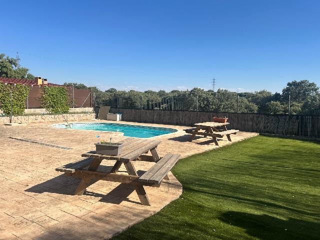 Imagen 1 Inmueble 303291 - Casa Aislada en venta en Chiloeches / A 10 minutos del Pozo de Guadalajara 