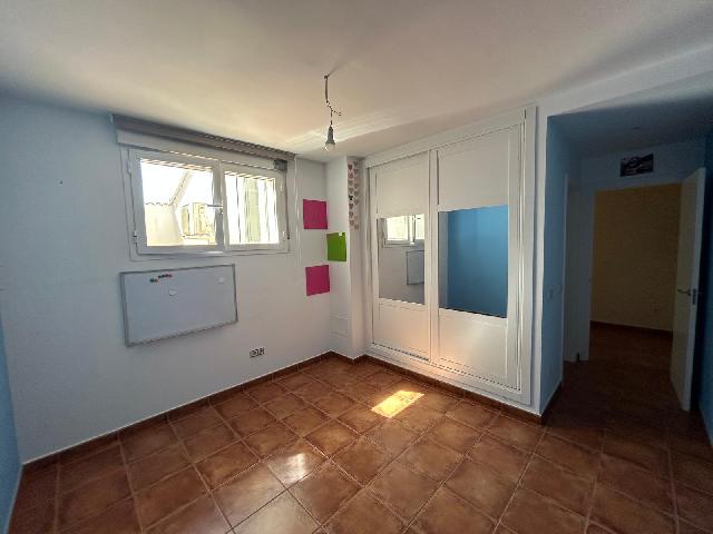 Imagen 9 Inmueble 303292 - Casa Adosada en venta en Villanueva De La Torre / A 2 minutos del Pabellon Municipal
