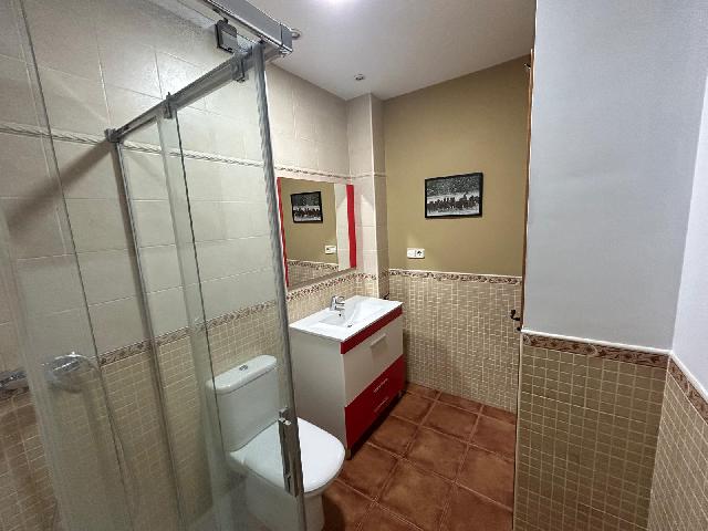 Imagen 11 Inmueble 303292 - Casa Adosada en venta en Villanueva De La Torre / A 2 minutos del Pabellon Municipal