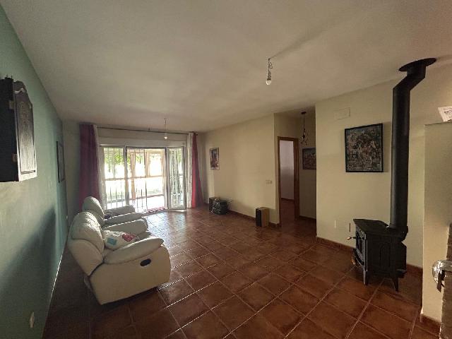 Imagen 2 Inmueble 303292 - Casa Adosada en venta en Villanueva De La Torre / A 2 minutos del Pabellon Municipal