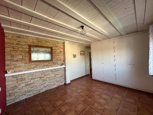 Imagen 15 Inmueble 303292 - Casa Adosada en venta en Villanueva De La Torre / A 2 minutos del Pabellon Municipal