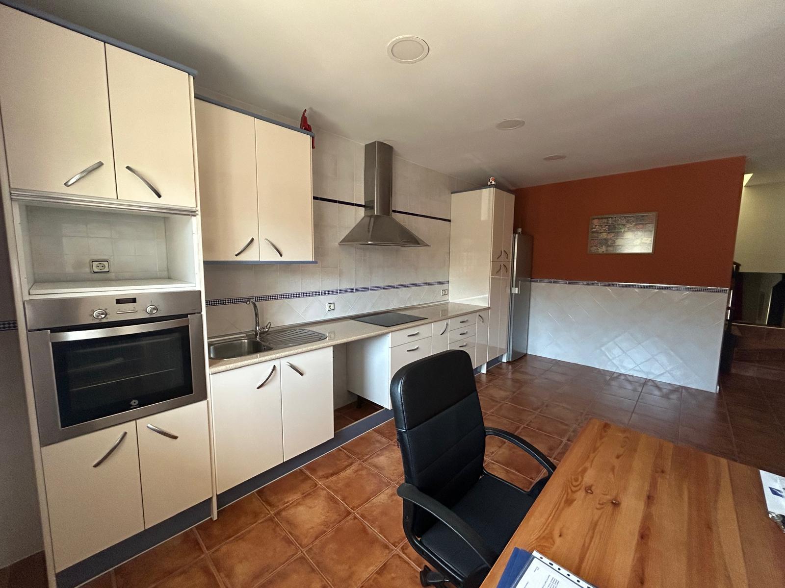 Imagen 7 Casa Adosada en venta en Villanueva De La Torre / A 2 minutos del Pabellon Municipal