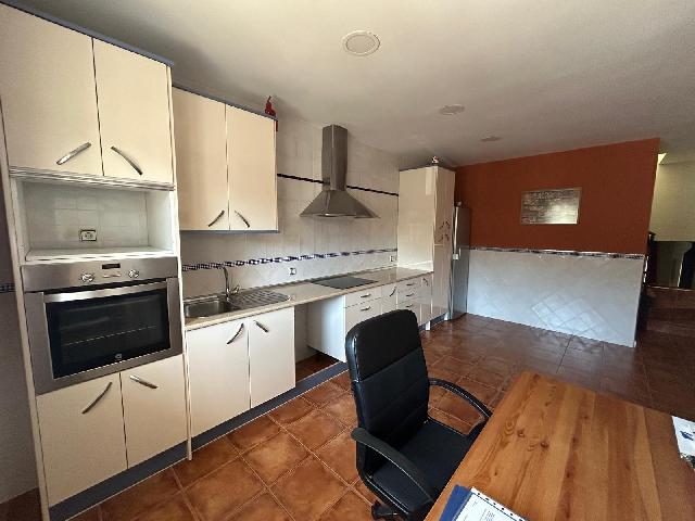 Imagen 7 Inmueble 303292 - Casa Adosada en venta en Villanueva De La Torre / A 2 minutos del Pabellon Municipal