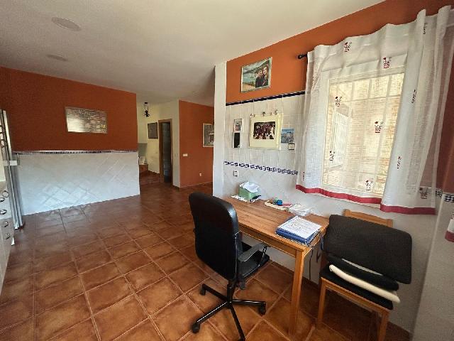 Imagen 8 Inmueble 303292 - Casa Adosada en venta en Villanueva De La Torre / A 2 minutos del Pabellon Municipal