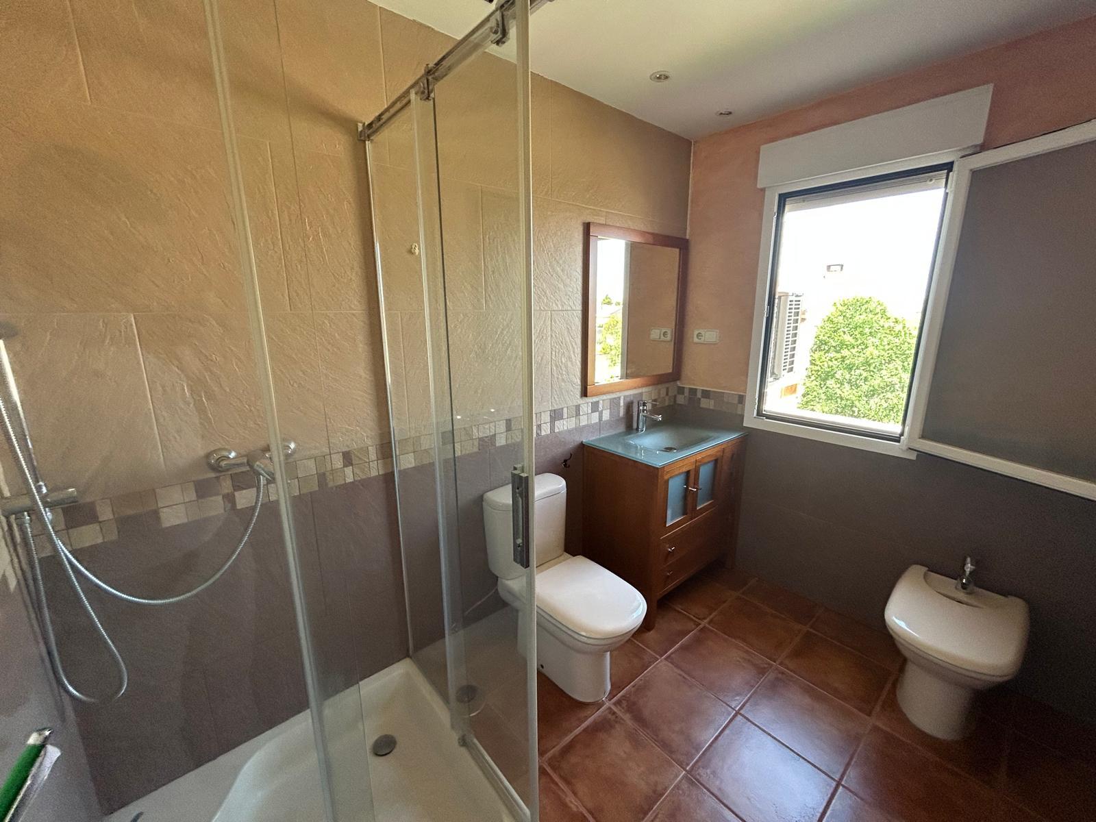 Imagen 18 Casa Adosada en venta en Villanueva De La Torre / A 2 minutos del Pabellon Municipal