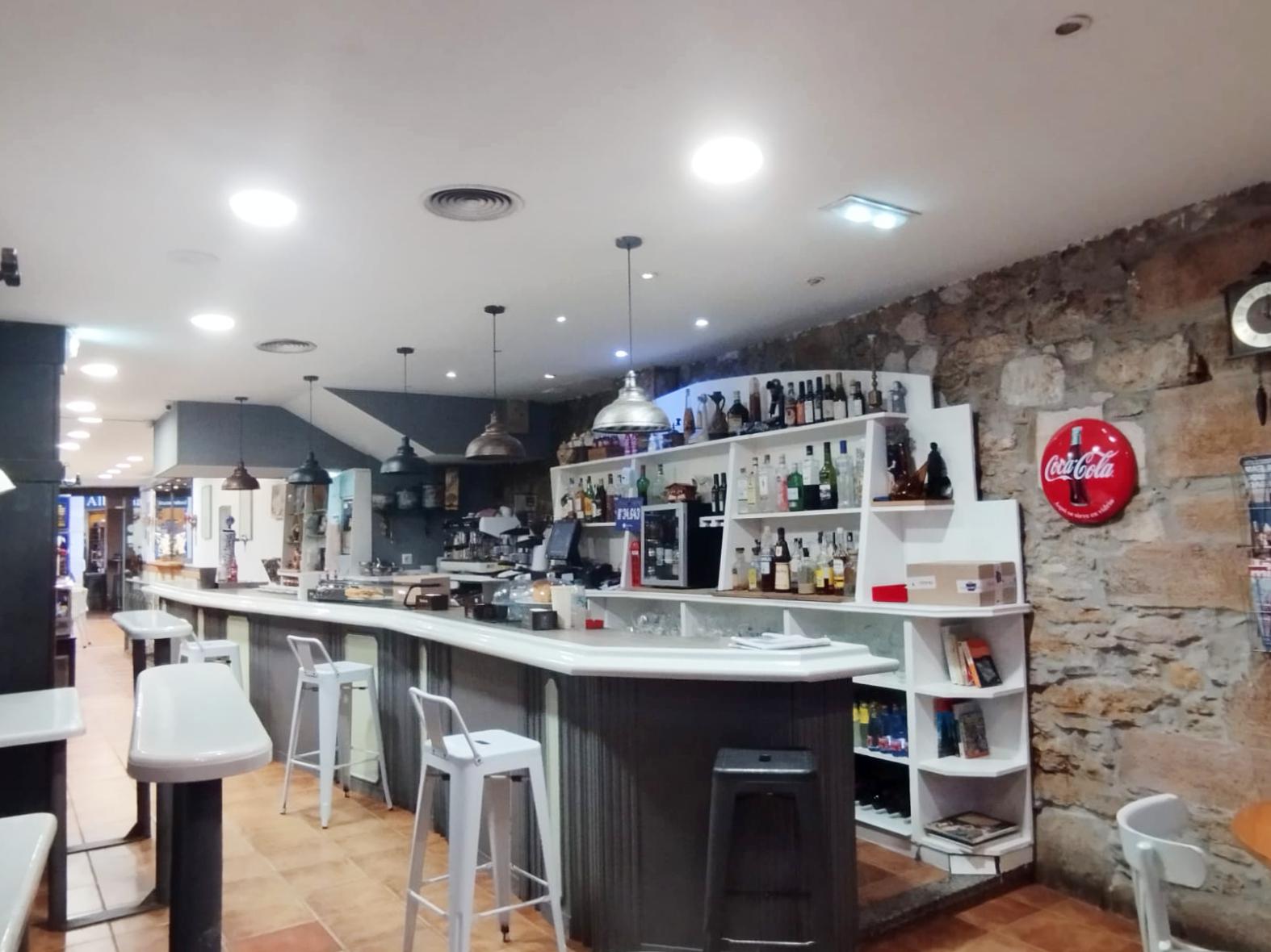 Imagen 2 Local Comercial en venta en Oviedo / Casco Antiguo de Oviedo, Barrio del Fontán