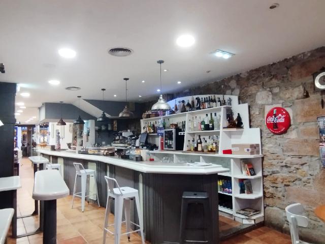 Imagen 2 Inmueble 297613 - Local Comercial en venta en Oviedo / Casco Antiguo de Oviedo, Barrio del Fontán