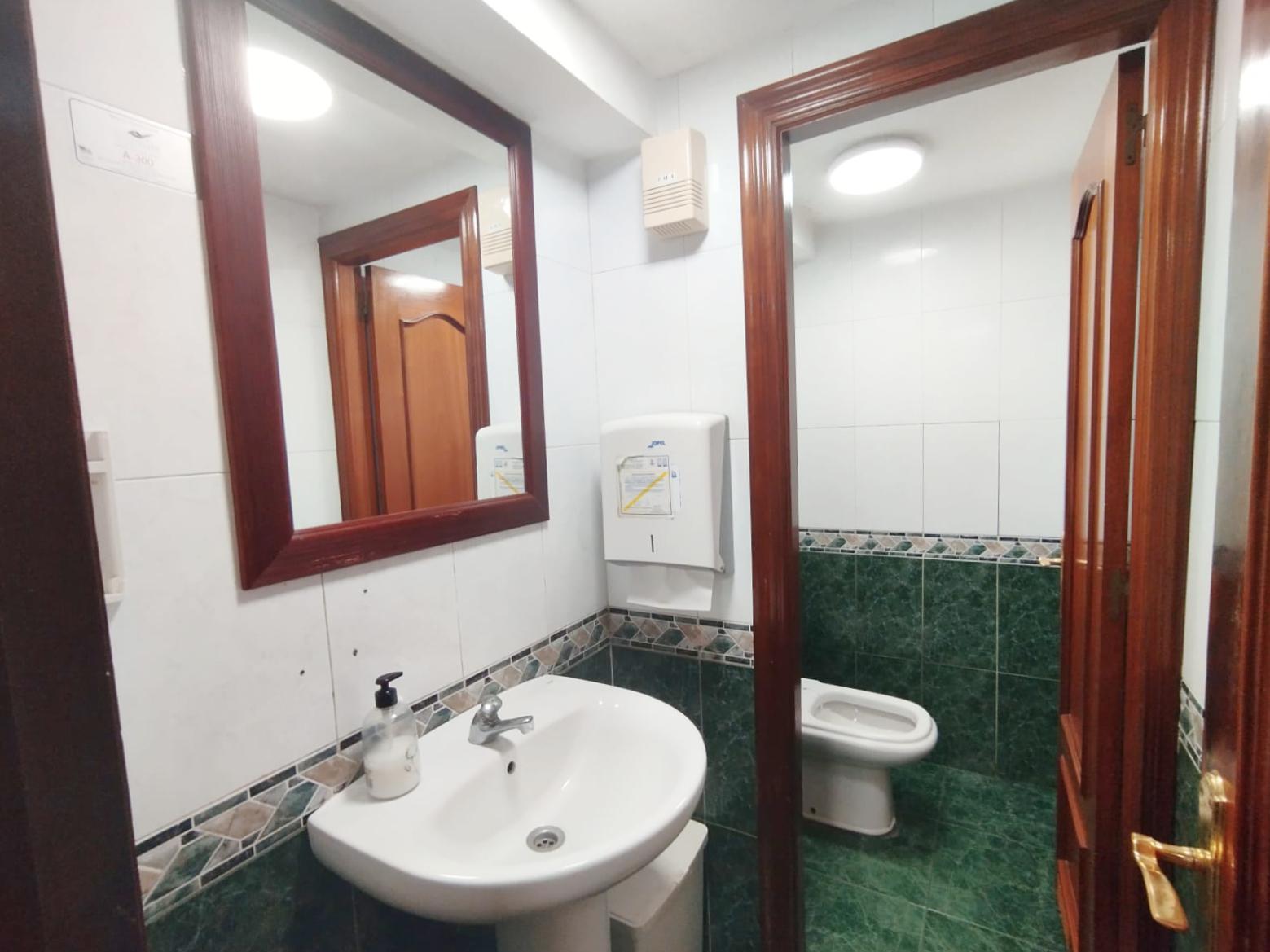 Imagen 13 Local Comercial en venta en Oviedo / Casco Antiguo de Oviedo, Barrio del Fontán