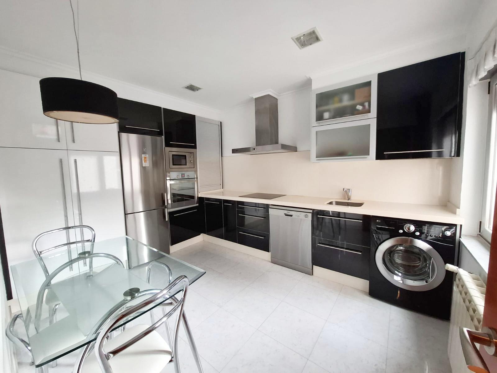 Imagen 1 Apartamento en venta en Mieres / Cerca del Liceo en pleno centro de Mieres