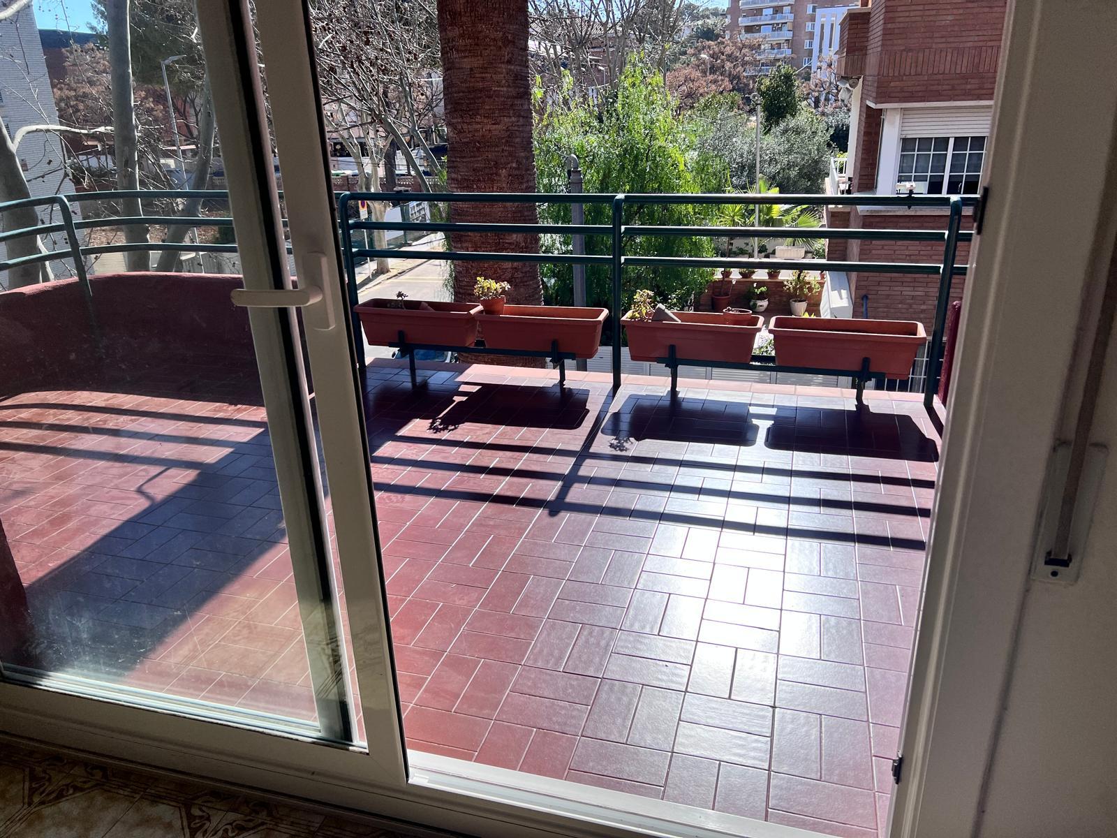 Imagen 3 Piso en venta en Castelldefels / Urbanizacion Montemar bajo 