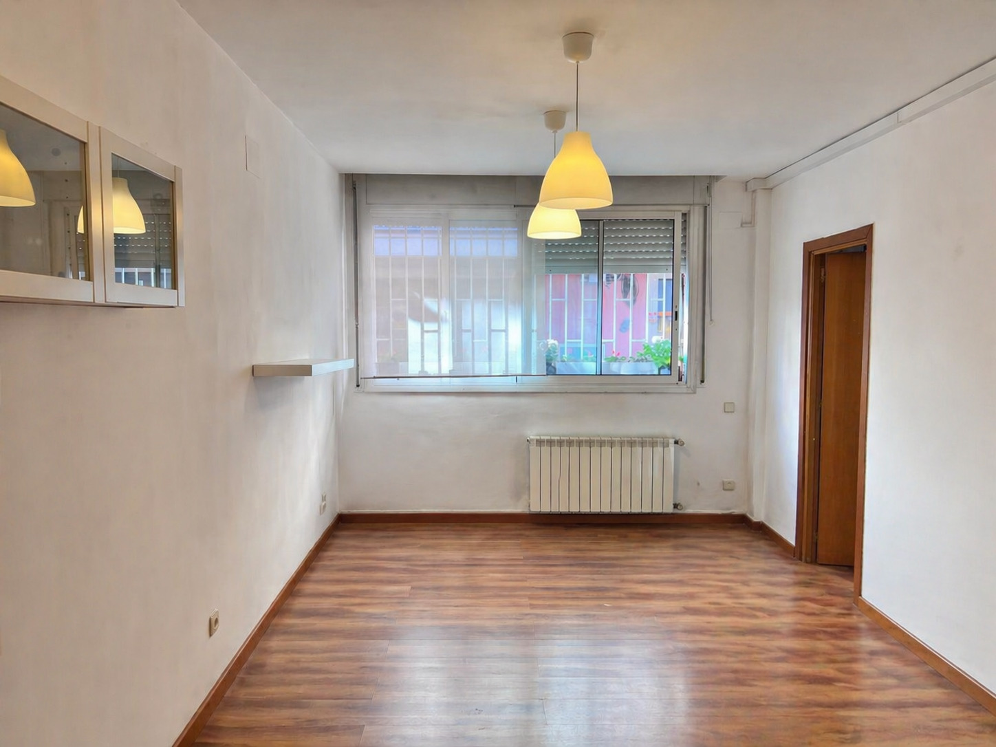 Imagen 1 Planta Baja en venta en Sant Joan Despí / Carrer Major - Colegio St Patricks  