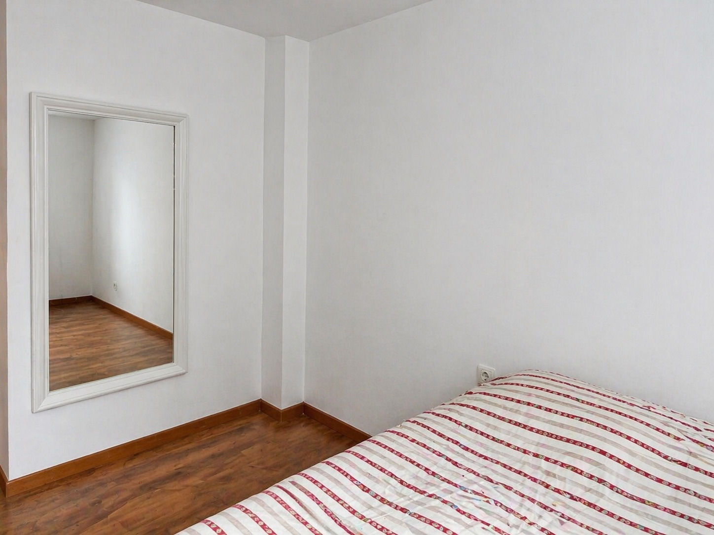 Imagen 14 Planta Baja en venta en Sant Joan Despí / Carrer Major - Colegio St Patricks  